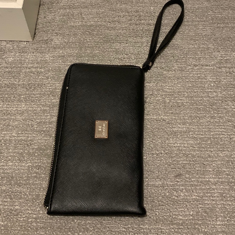 Long JM wristlet